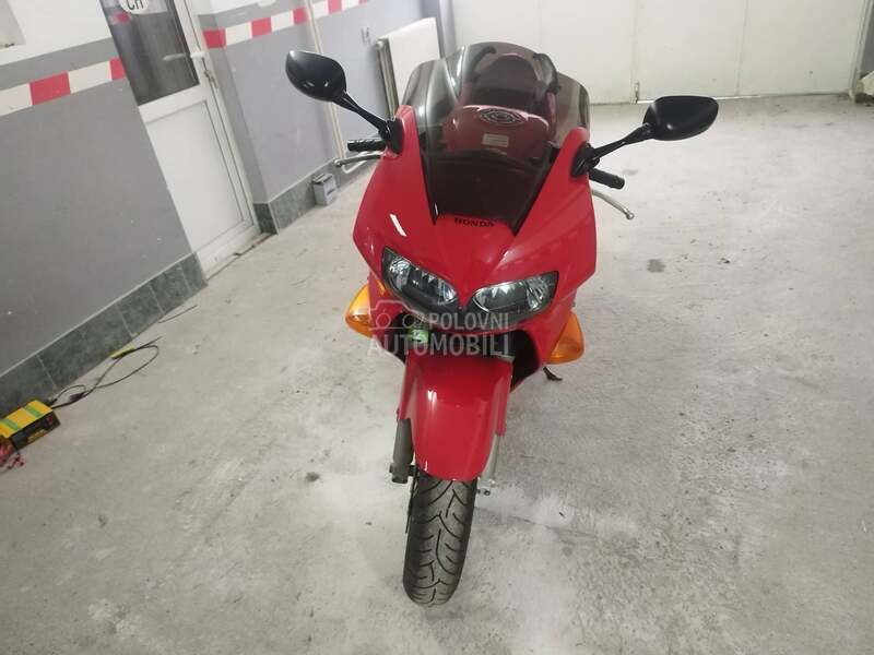 Honda VFR 800 fi UVOZ