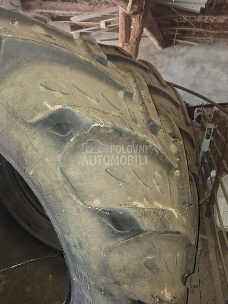 John Deere KLEBER i Firestone