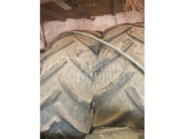 John Deere KLEBER i Firestone
