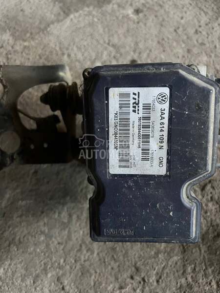 Volkswagen Passat B7 -  kompletan auto u delovima