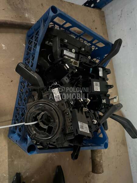 Volkswagen Passat B7 -  kompletan auto u delovima