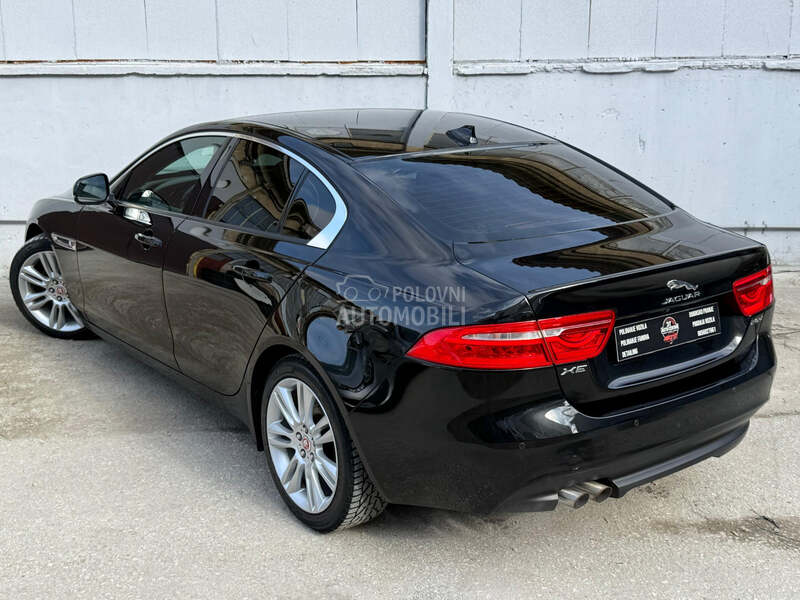 Jaguar XE 