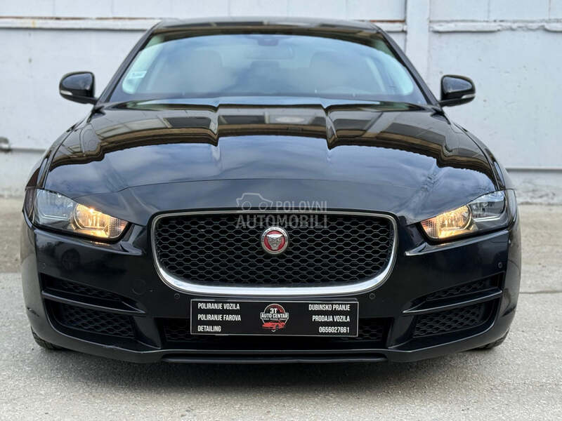 Jaguar XE 