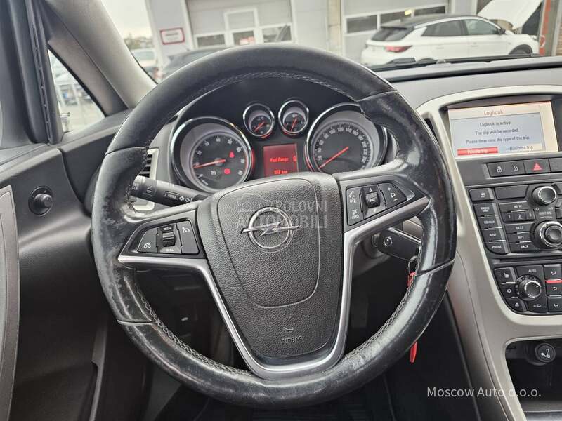 Opel Astra J 