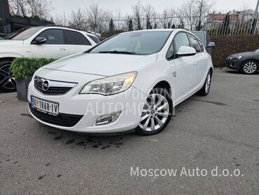 Opel Astra J 