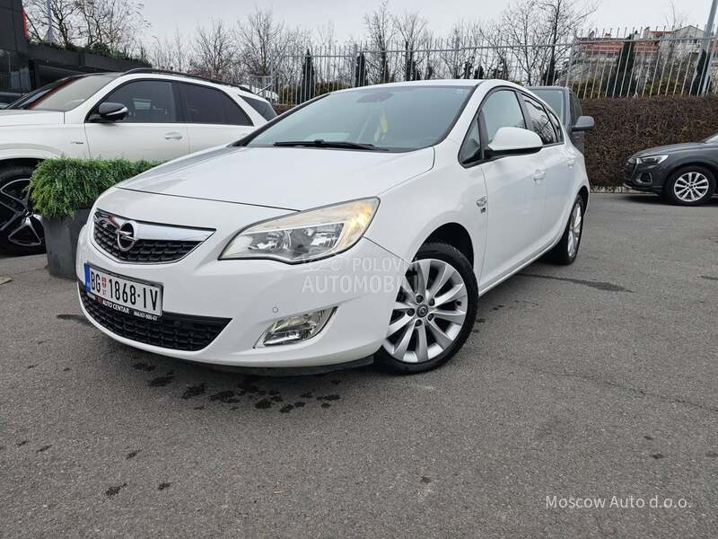 Opel Astra J 
