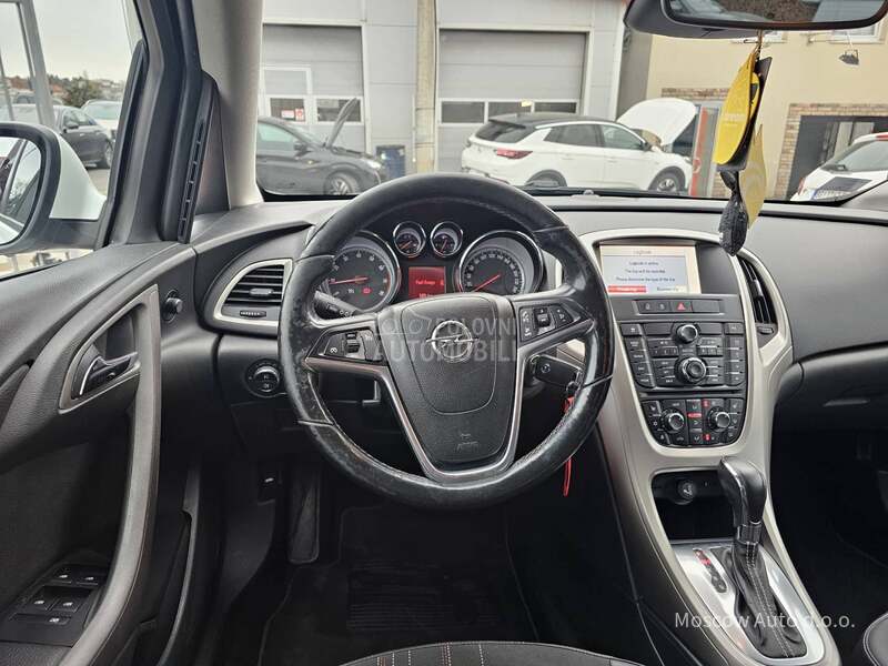Opel Astra J 