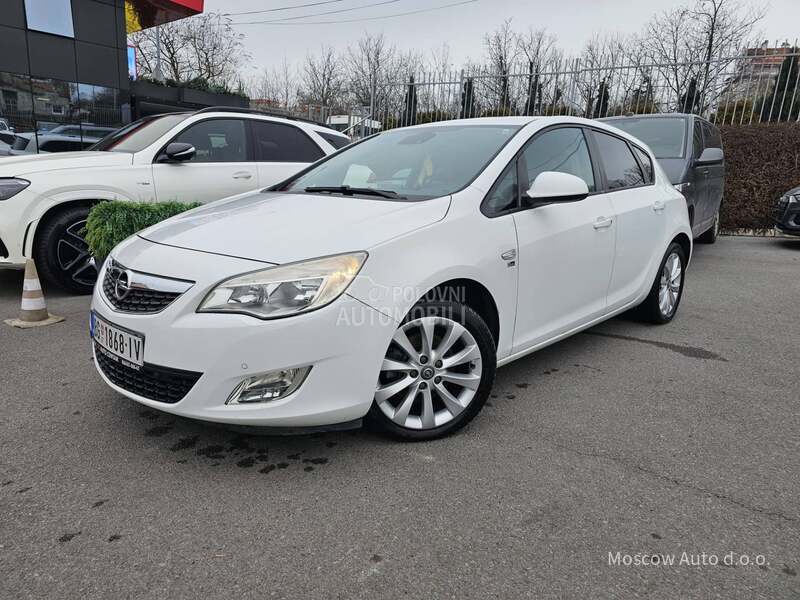 Opel Astra J 