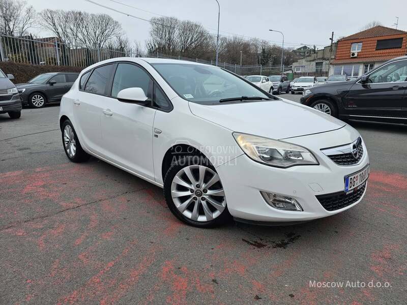 Opel Astra J 