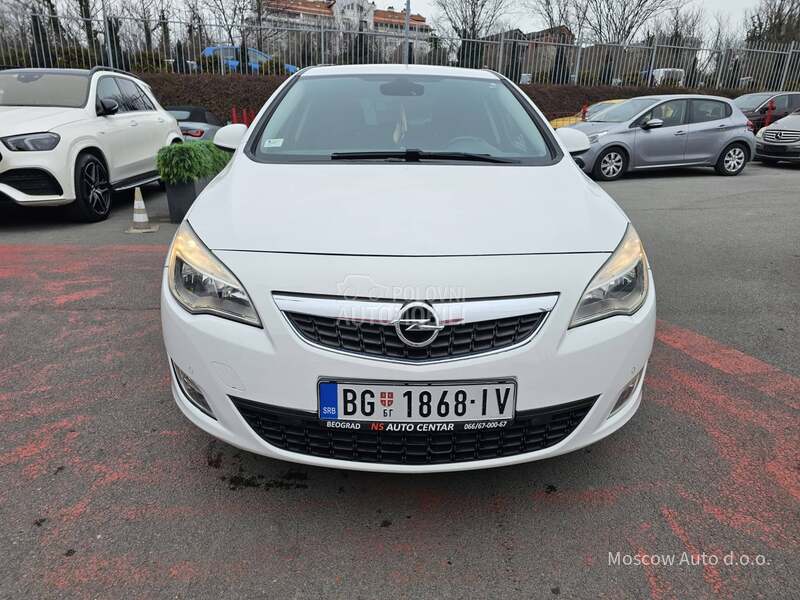Opel Astra J 