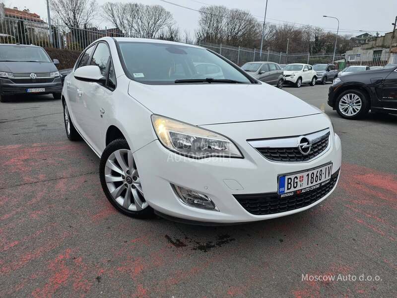 Opel Astra J 