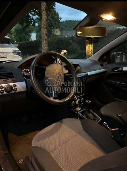 Opel Astra H 