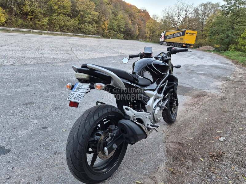 Suzuki Gladius SV 650 A2