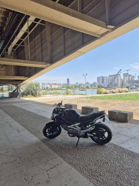 Suzuki Gladius SV 650 A2