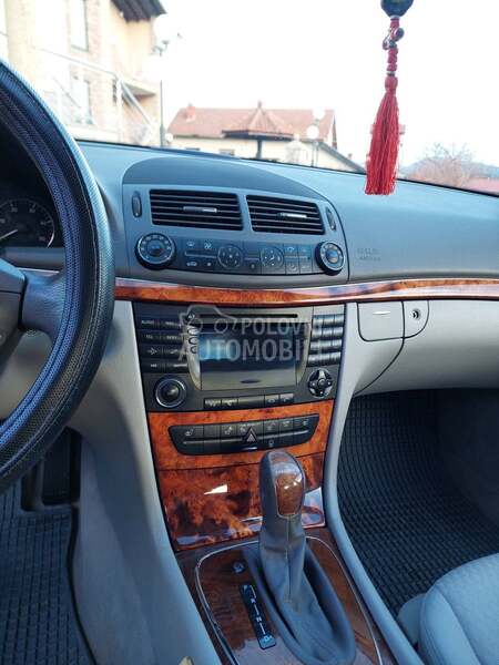 Mercedes Benz E 220 Elegance