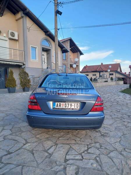 Mercedes Benz E 220 Elegance
