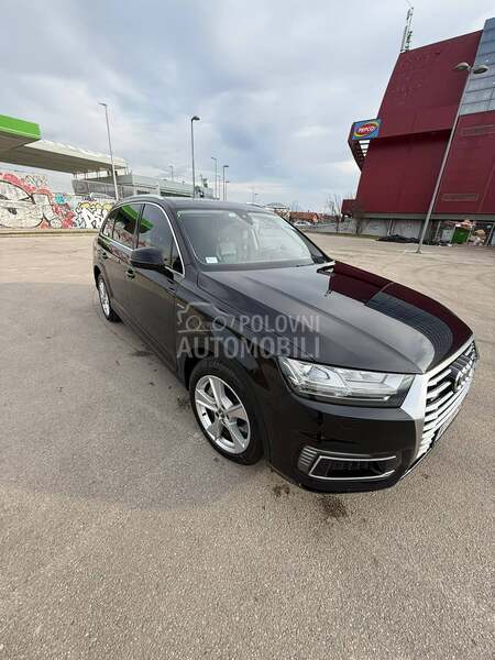 Audi Q7 e-tron