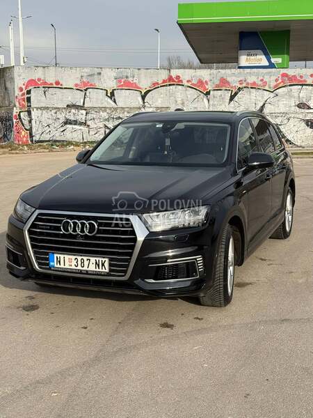 Audi Q7 e-tron