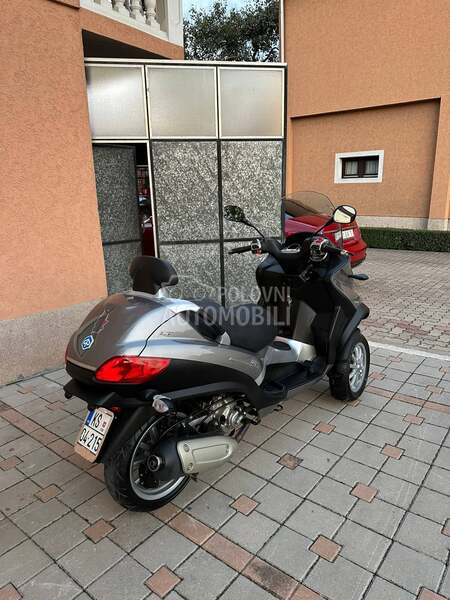 Piaggio MP3