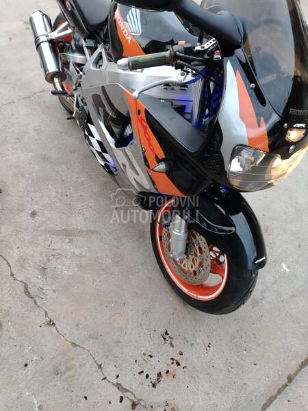 Honda CBR 900 RR