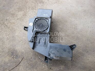 Zvucnik u gepeku sa kucistem za Audi A4