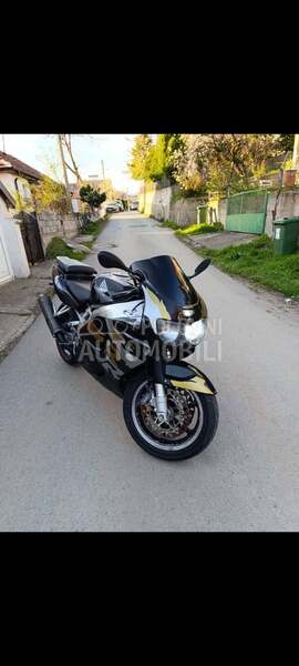 Honda cbr900rr