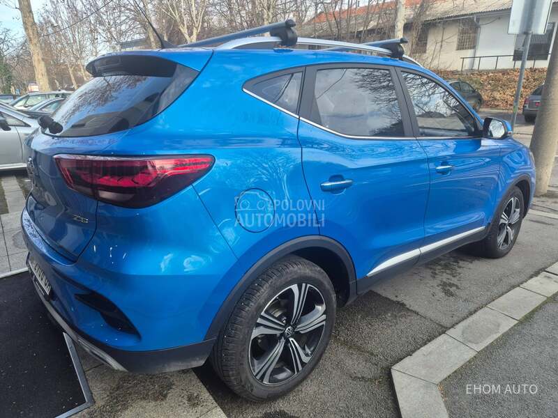 MG ZS 