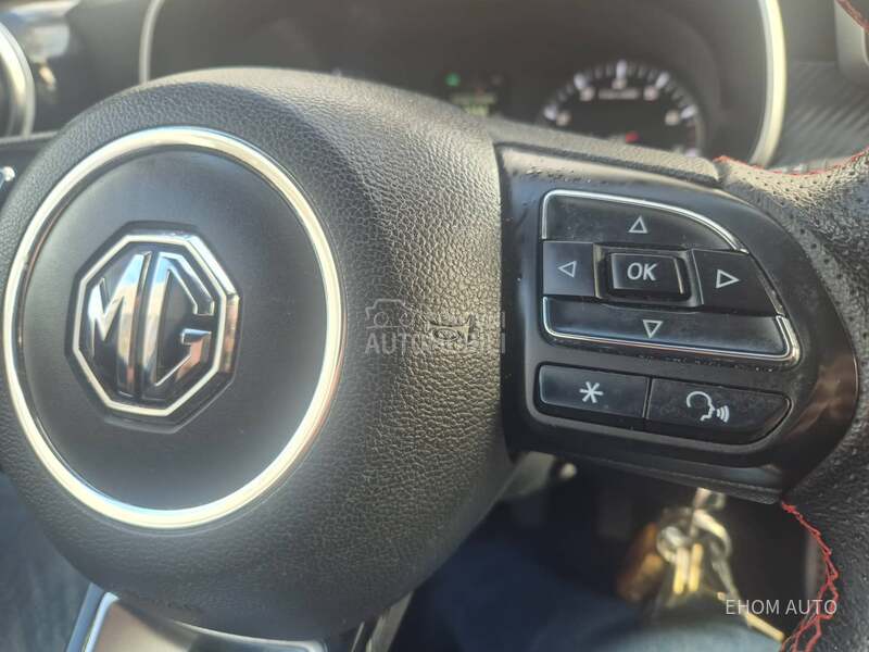 MG ZS 