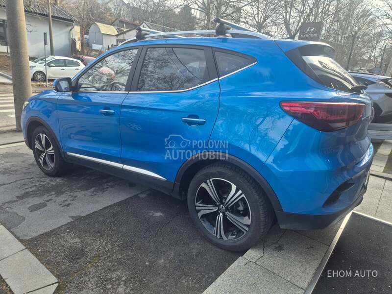 MG ZS 