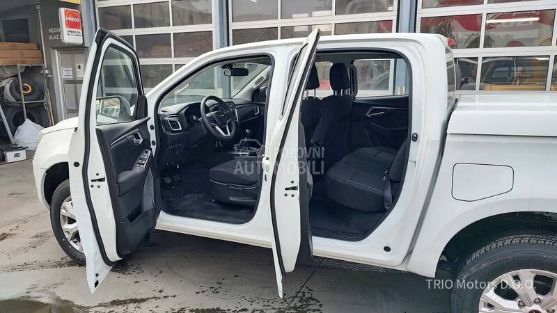 Isuzu D-Max Samurai MT