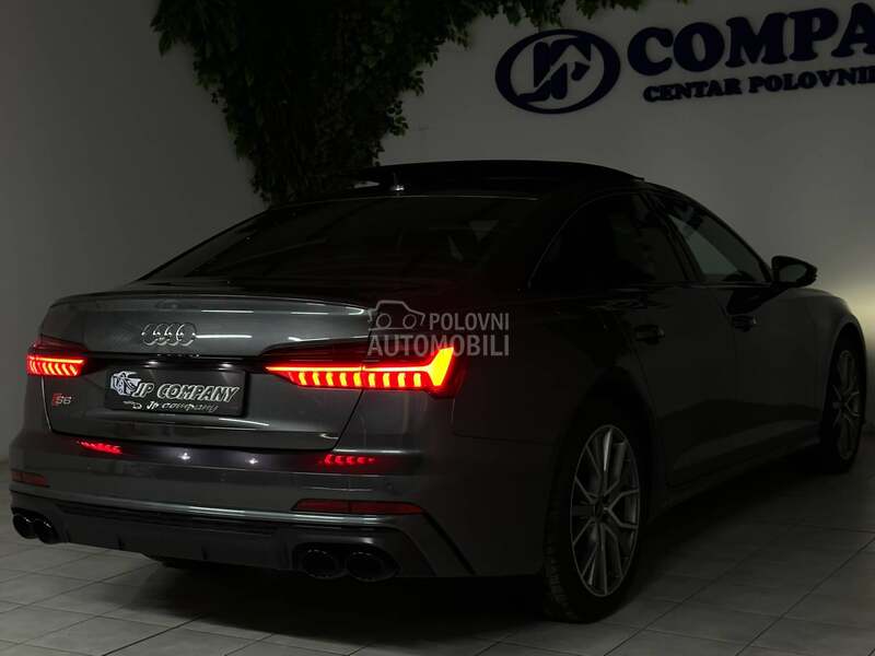 Audi S6 