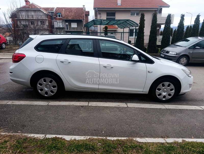 Opel Astra J 1.7 cdti