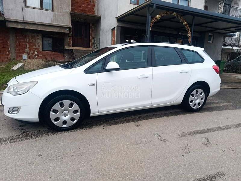 Opel Astra J 1.7 cdti