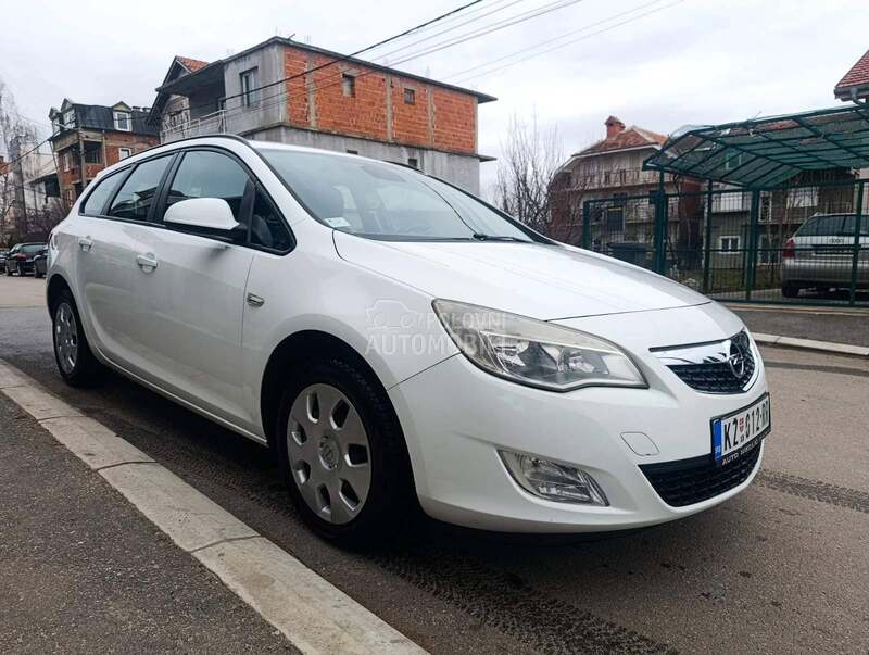 Opel Astra J 1.7 cdti