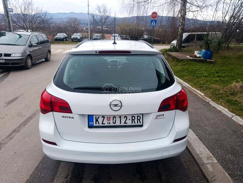 Opel Astra J 1.7 cdti