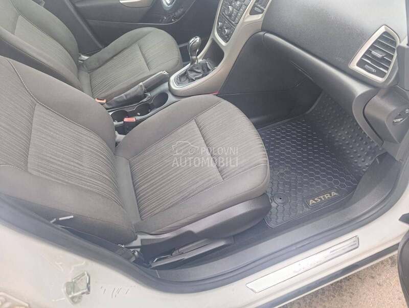 Opel Astra J 1.7 cdti