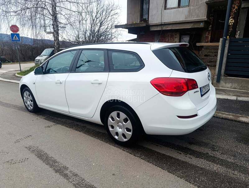 Opel Astra J 1.7 cdti