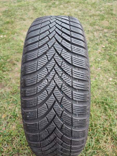 Semperit 205/60 R16 Zimska