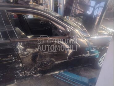 ceo auto u delovima za Mercedes Benz E 200 od 2009. do 2011. god.