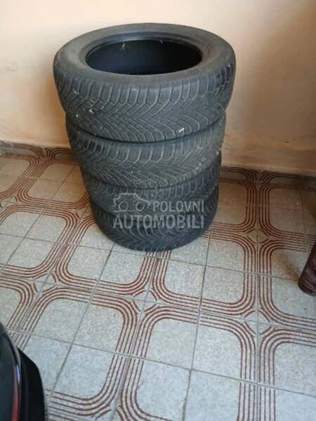 Continental 185/60 R15 Zimska