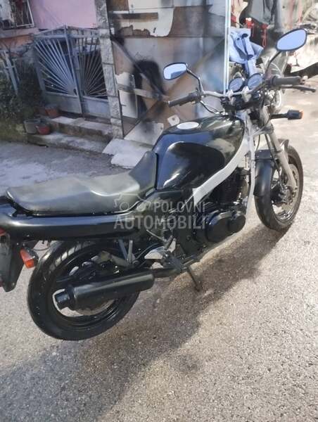Suzuki gs500