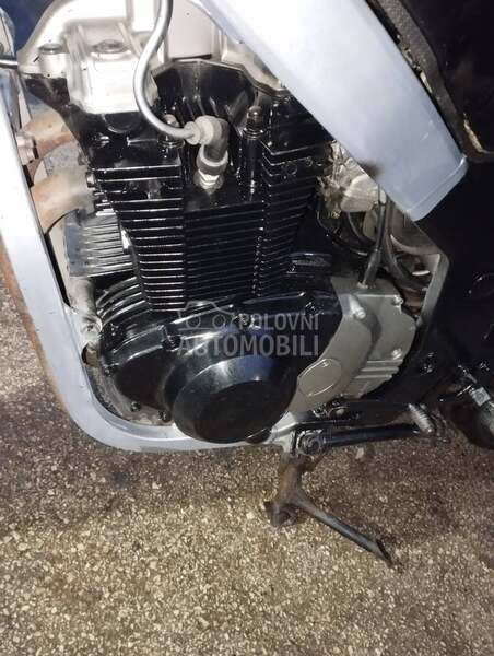 Suzuki gs500
