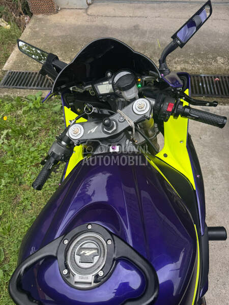 Yamaha R1