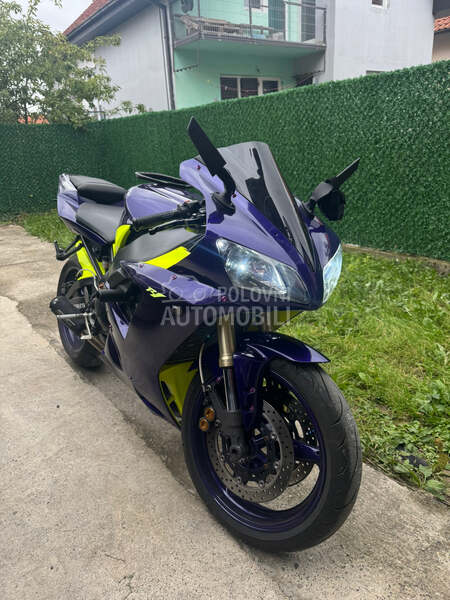Yamaha R1