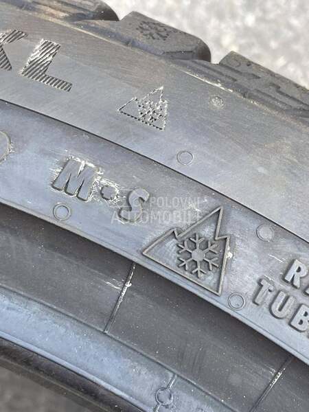 Continental 225/40 R19 Zimska