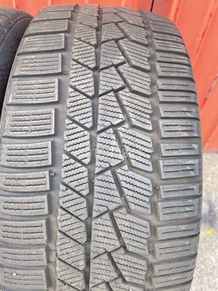 Continental 225/40 R19 Zimska