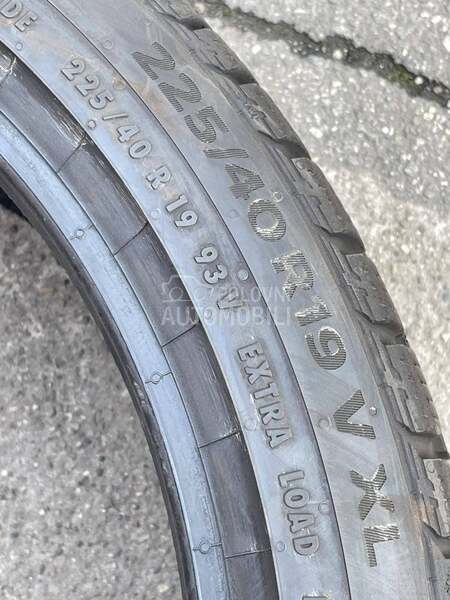 Continental 225/40 R19 Zimska