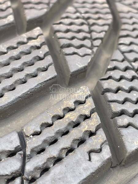 Nexen 245/40 R19 Zimska