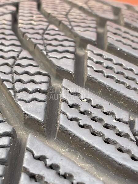 Nexen 245/40 R19 Zimska