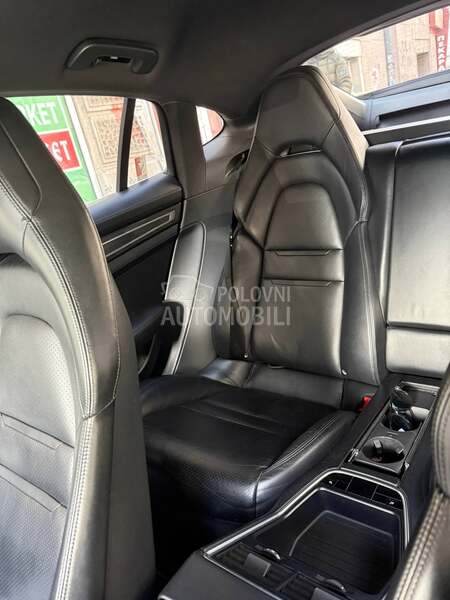 Porsche Panamera 4s